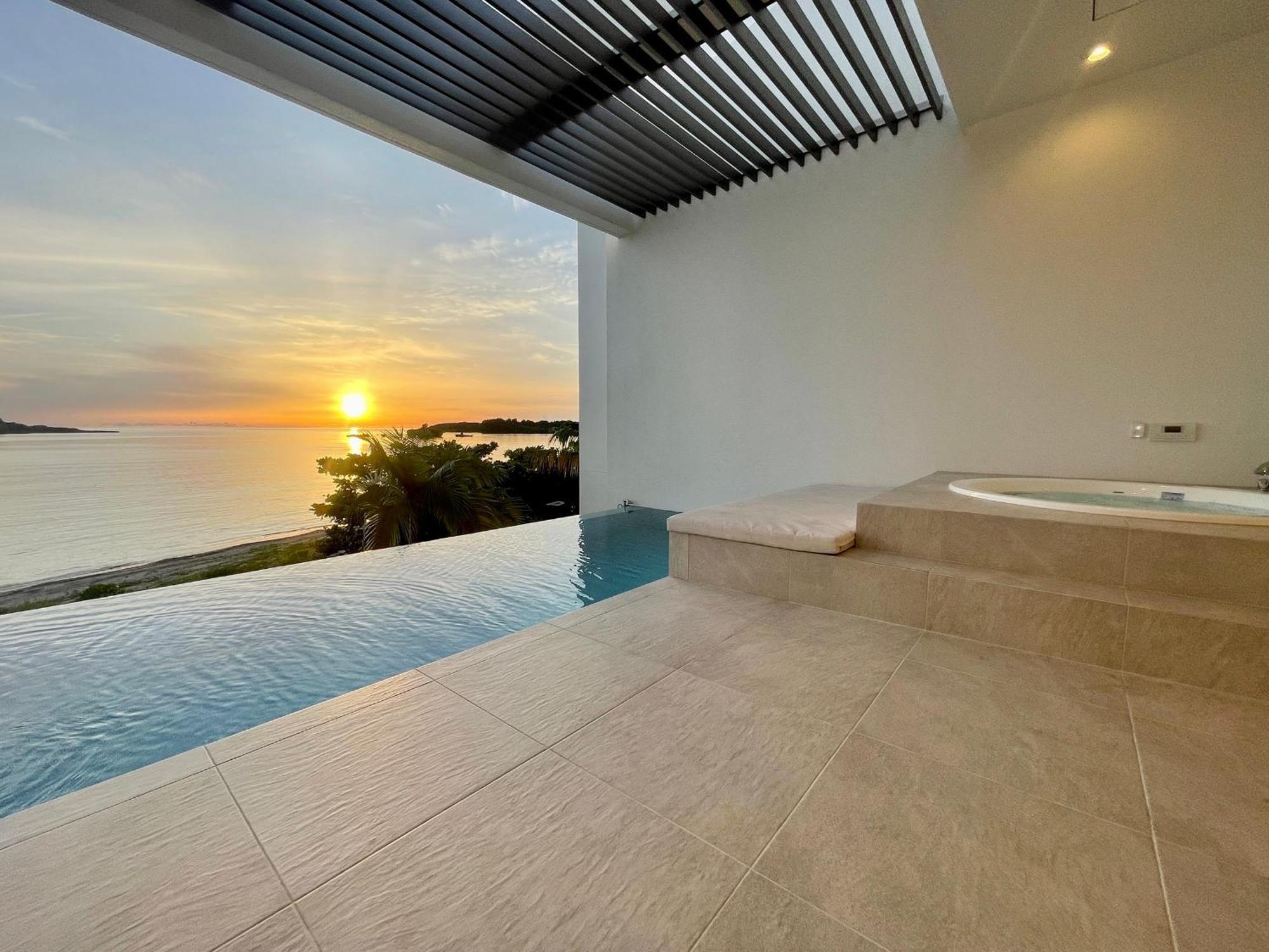 Villa Valiosa On The Beach Onna Extérieur photo